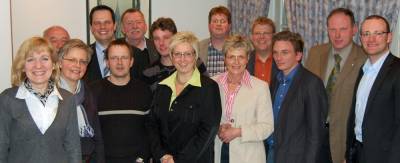 Der Vorstand der CDU Raesfeld-Erle 
Rechts: Jens Spahn, hinten links  Andreas Grotendorst, Brgermeisterkandidat
